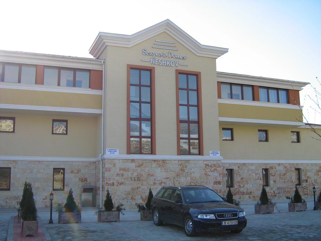 Sea Park Homes Neshkov 3* Varna